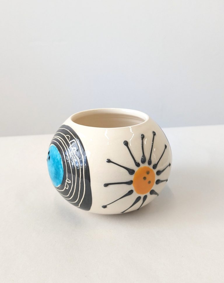 SS Ceri White Cushion Pot 8 768x968